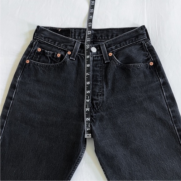 Vintage Levi’s 501s - Picture 6 of 9
